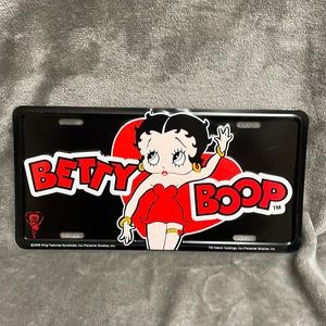 VINTAGE BETTY BOOP LICENSE PLATE BLACK WAVING WITH HEART FOR CAR BETTY BOOP!